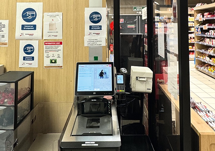Security at Intermarché: Self-service checkouts under camera surveillance